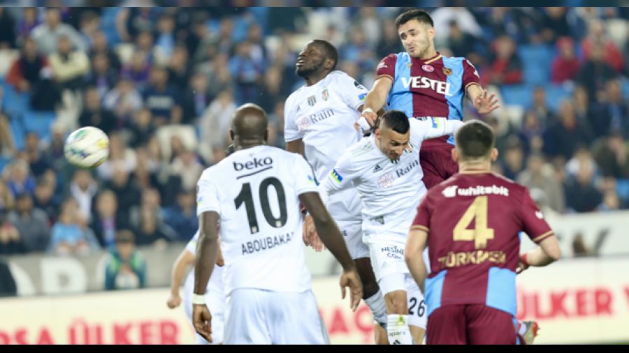 Kaleciler devle�ti, derbide puanlar payla��ld� 