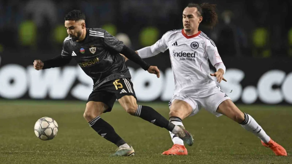 Karaba�, Eintracht Frankfurt�u devirdi