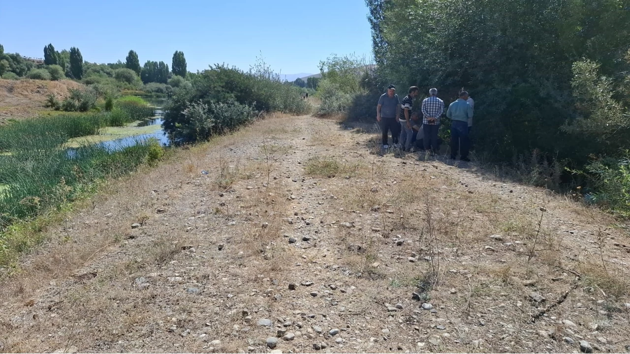 Karasu Nehri'nde kaybolan kad�n yolcunun cesedine ula��ld�