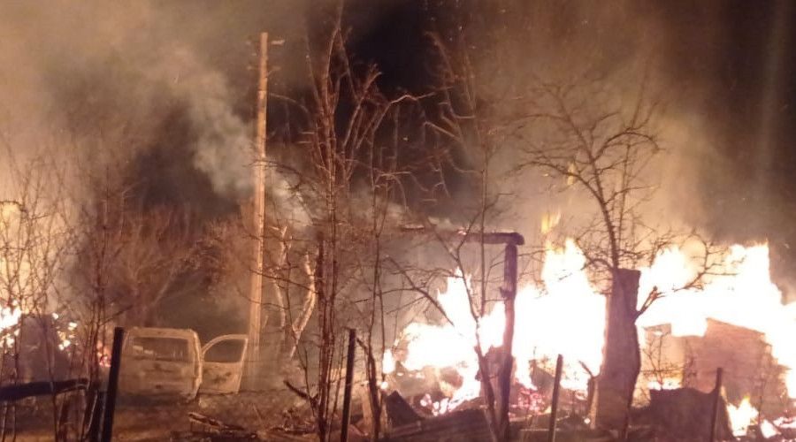 Kastamonu'da 4 ev alevlere teslim oldu, anne ve kızı feci şekilde can verdi