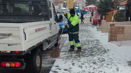Keçiören'de 150 personelle ilk kar temizliği yapıldı