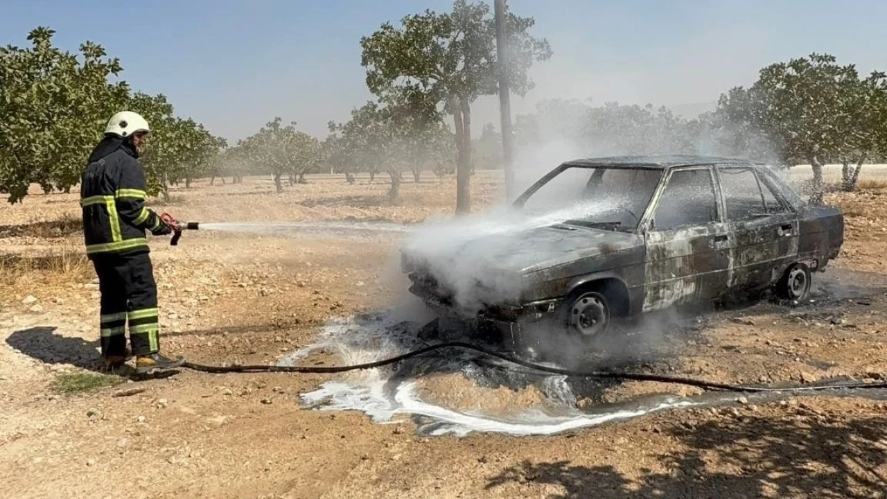 Kendi otomobilini atee verdi