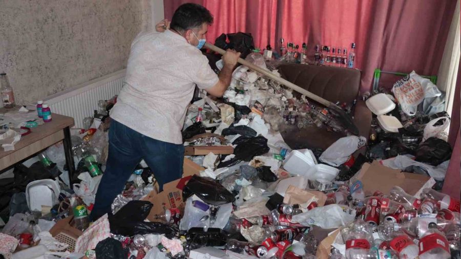 Kiracı çöpünü bırakıp gitmiş