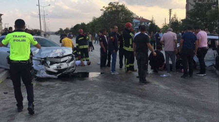 Konya'da 3 araçlı zincirleme kaza: 13 yaralı
