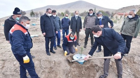 Konya'da ilk kez sulamasız fidan dikim çalışması yapıldı