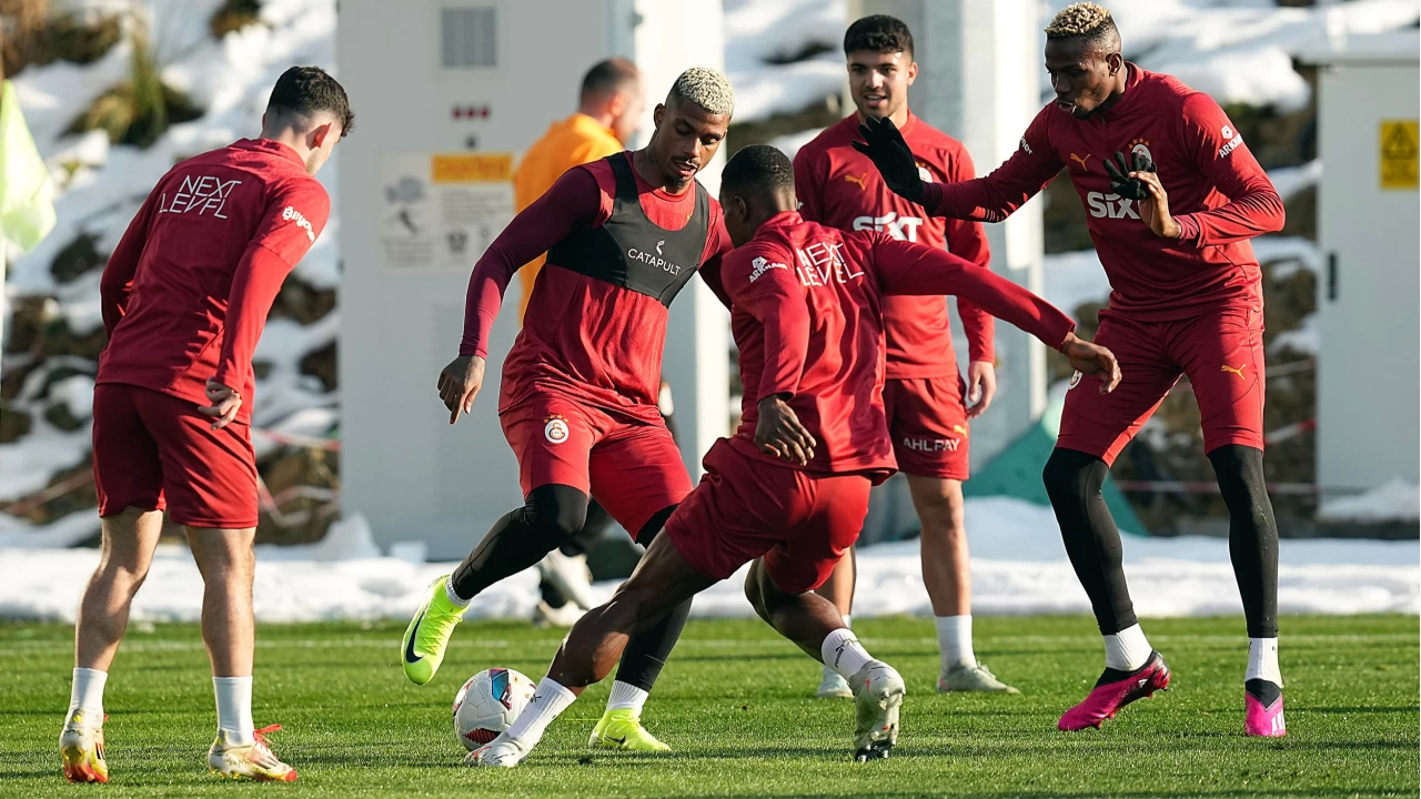 Lider Galatasaray zorlu Kasımpaşa deplasmanında