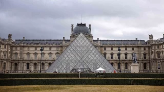 Louvre Mzesi'ndeki deerli mcevherler tand