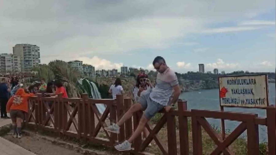 Manzara fotoğrafı için canlarını hiçe saydılar