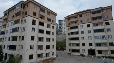 Maraş'taki siteye önce ağır, sonra az hasarlı raporu verdiler