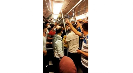 Metroda maske kavgası