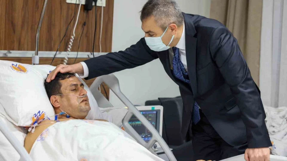 Öğrencinin vurduğu okul müdürü servise alındı