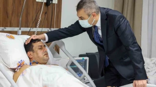 ��rencinin vurdu�u okul m�d�r� servise al�nd�