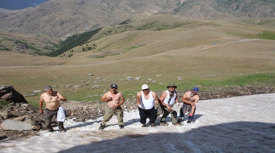 Oltu'da Temmuz ay�nda kar keyfi