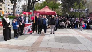 Orhangazi�de Prof. Dr. Haydar Ba� i�in vefa ve saha �al��mas�