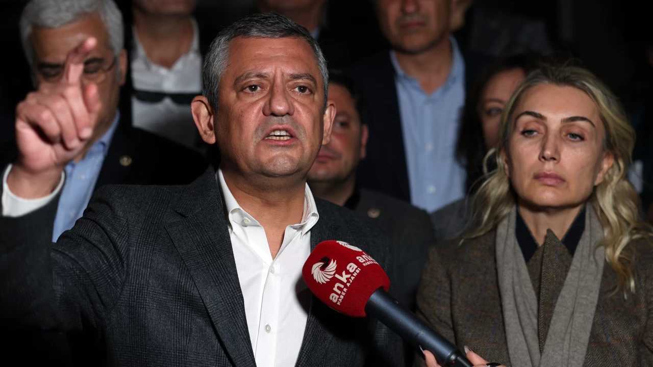 Özgür Özel'den İmamoğlu açıklaması Demek ki diğer suçlamalarda vatandaşı ikna edemediler