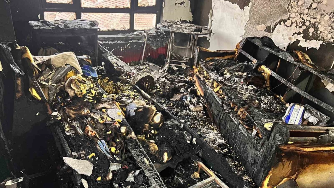 Psikolojik sorunlar vard: Evini atee verdi