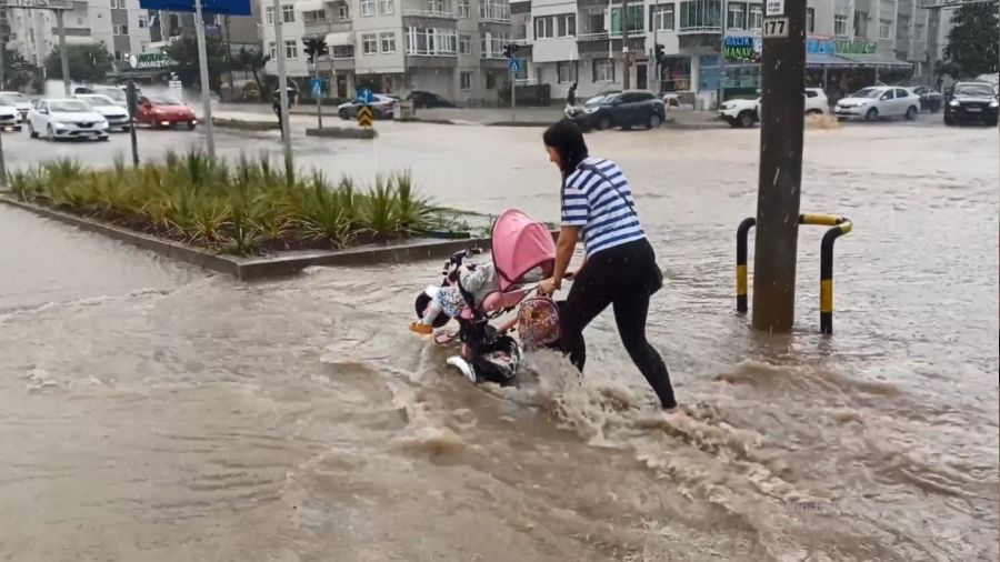 Sa�anak ya��� Samsun'u esir ald�