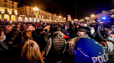 Salgın Avrupa’yı kaosa sürüklüyor