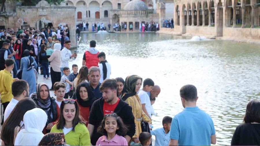 �anl�urfa turizminde bayram bereketi