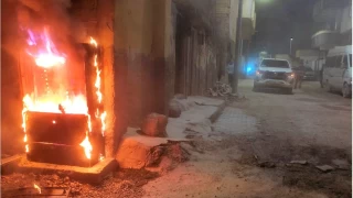 Şanlıurfa'da kaçak hat çekilen panolar alev aldı