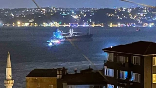Sar�yer a��klar�nda kurtar�lan gemi bu sefer �stanbul Bo�az�'nda f�rt�nada savruldu