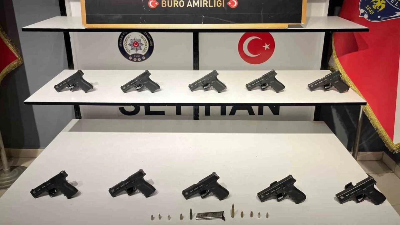 Seyhan polisi bir evde 10 ruhsats�z tabanca ele ge�irdi