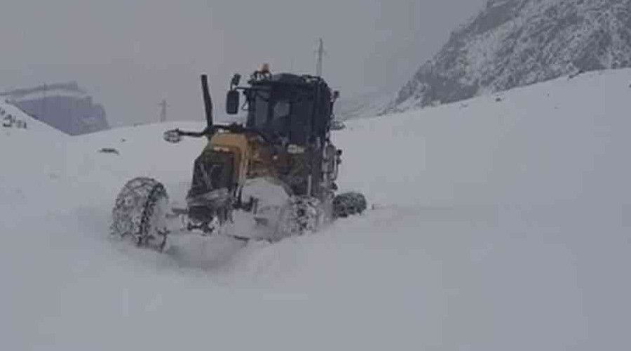 Siirt'te kar 14 köy yolunu ulaşıma kapattı