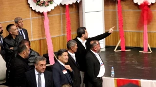 Sivas CHP l Kongresi'nde "etek" krizi