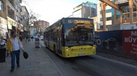 Sultanbeyli'de ETT otobsne sandalyeli saldr