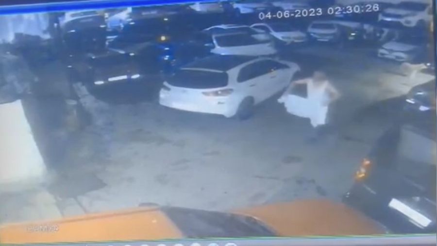Taksim'de bir şahıs silahla oynarken arkadaş katili oldu