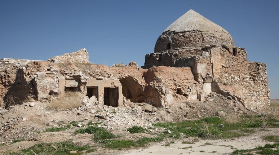 Tarihi kale y�k�lman�n e�i�inde