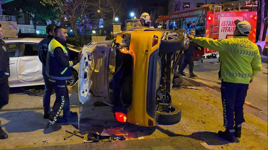 Ters dnen taksinin tavan koptu: 3' ar 4 yaral