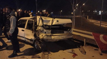 Tır, asker uğurlama konvoyundaki araçlara çarptı