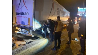 Tıra çarpan motosikletli genç hayatını kaybetti