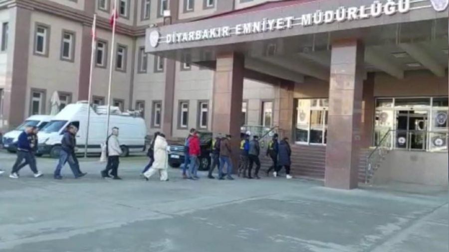 "Togg'a kredi" ilanı verip 158 milyon liralık vurgun yapan 25 çete üyesi tutuklandı