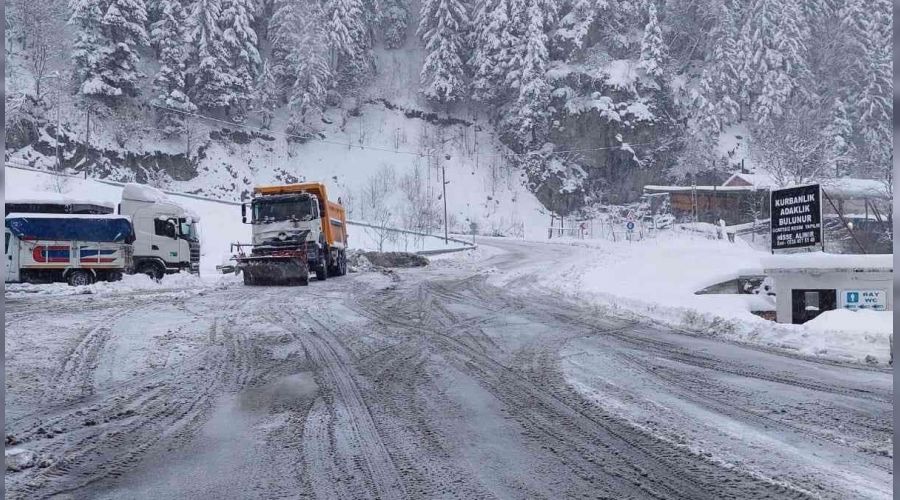 Trabzon-Bayburt karayolu ulama kapand