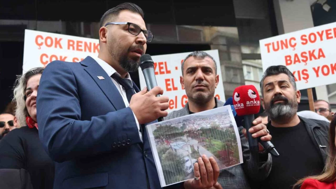 Tunç Soyer destekçilerinden CHP İl Başkanlığı önünde protesto