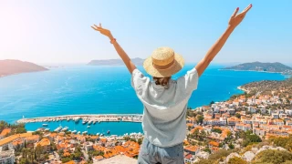 Turizmde 62 milyon ziyaretçi, 61 milyar dolar gelir