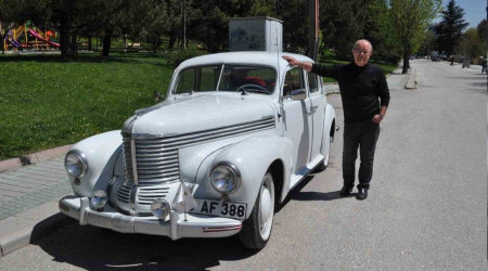 Trkiye'de 4 tane olan 73 yllk arac yollara dndrd