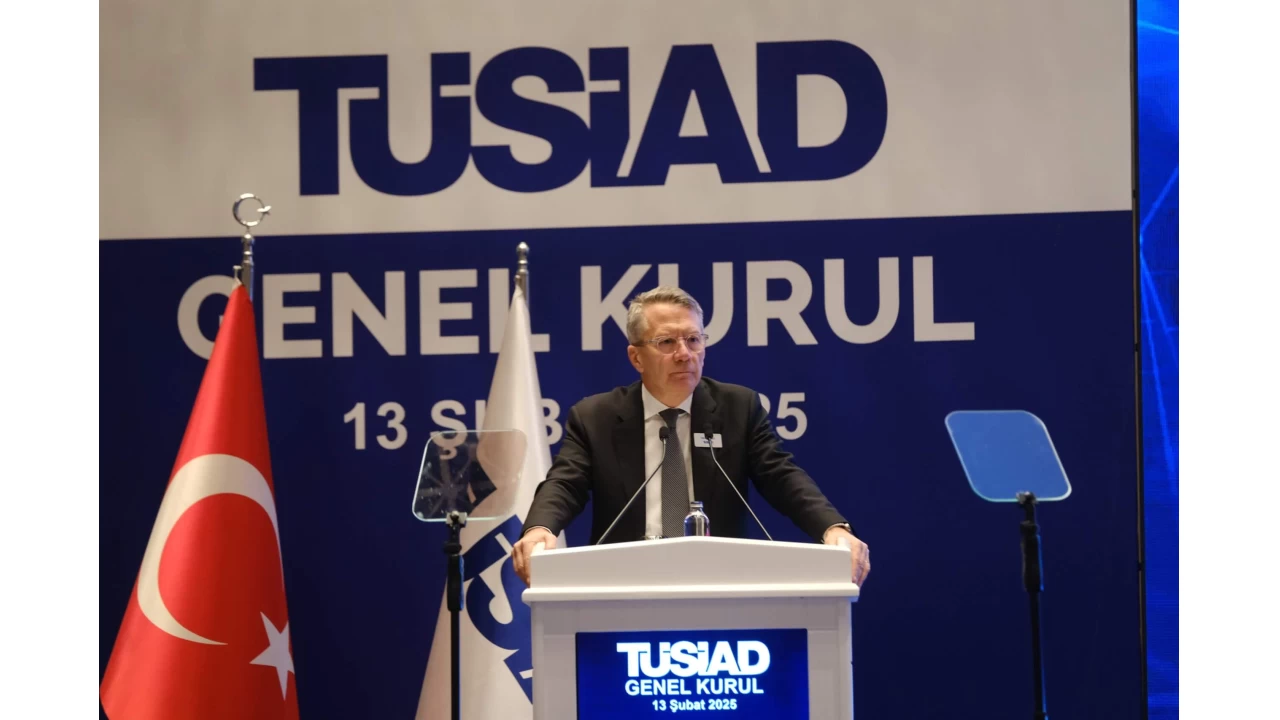 T�S�AD Y�K Ba�kan� konu�tu, ortal�k kar��t�