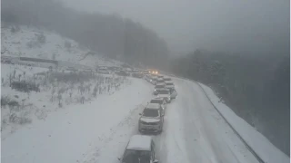 Uluda�'da trafik �ilesi, kilometrelerce kuyruk olu�tu