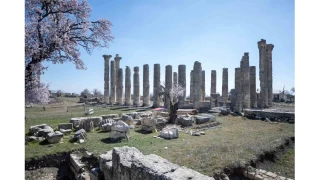 Uzuncabur Antik Kenti ziyaretilerini bekliyor