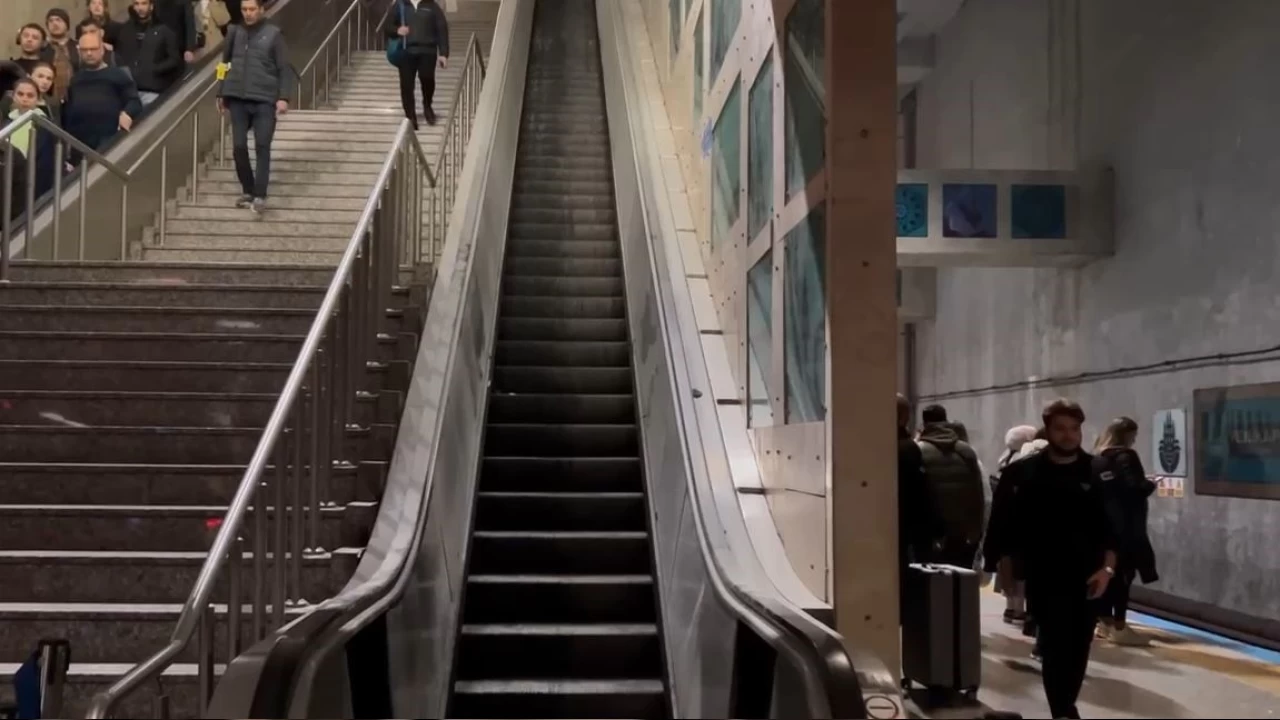 Yenikap� metro istasyonunda yang�n pani�i