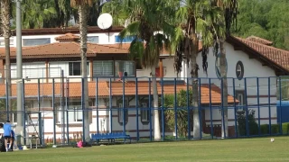 1 yldr maa alamyorlard, Adana Demirspor'un tesislerine icra