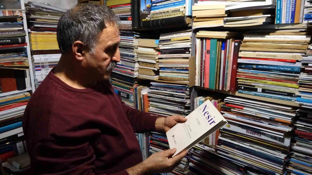 38 yıllık meslek aşkı, baba evini kütüphaneye çevirtti