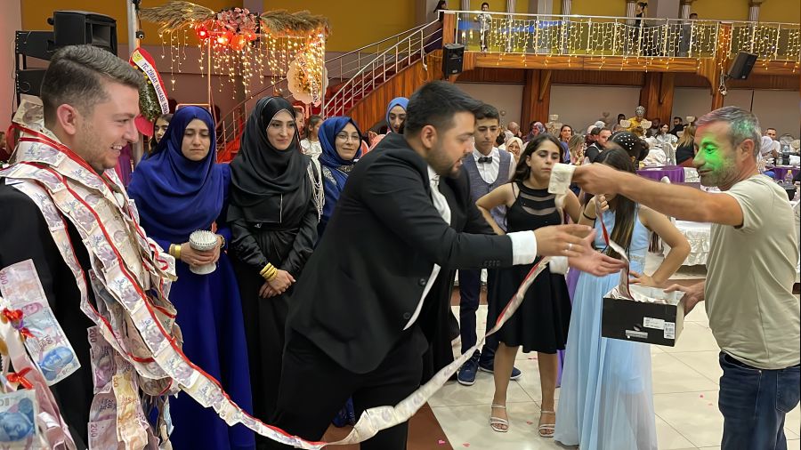 45 metre uzunluğundaki para ile bir çeyrek alamıyorsun