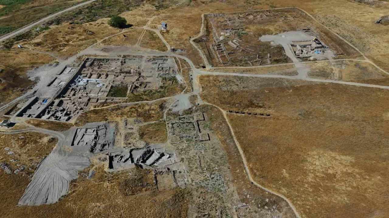 5 ülkeden arkeologlar Kayseri'yi kazıyor