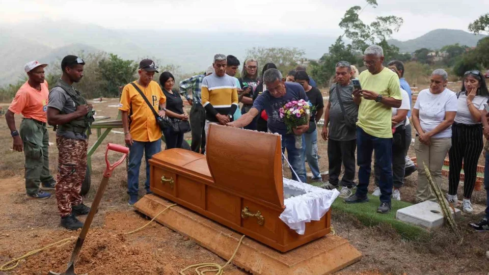 ABD'nin sald�r�lar�nda 100 ki�i hayat�n� kaybetti