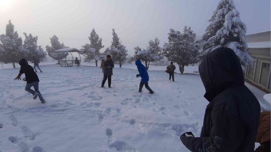 Adana'da okullara kar tatili