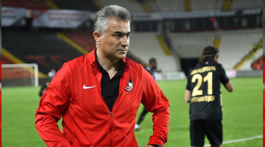 Akhisar'n yeni hocas Altparmak